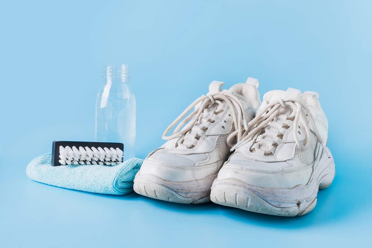 cleaning white shoes with the best methods