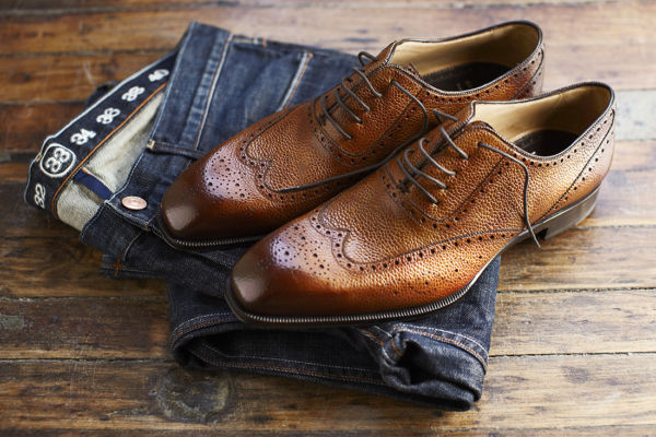 Types of Shoes to Wear with Jeans Looking Very Stylish